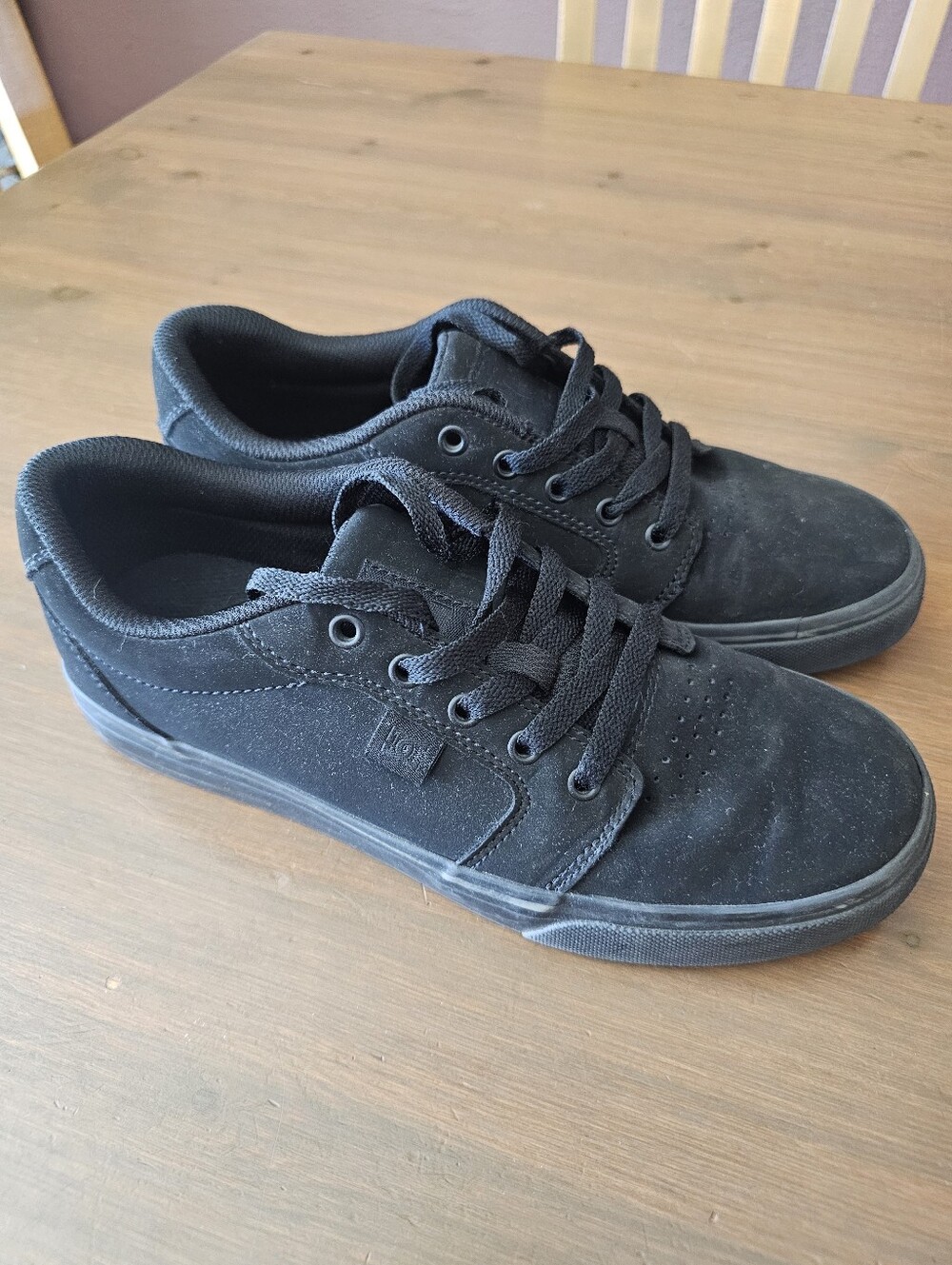 DC Men’s Anvil Skate Sneaker - Black